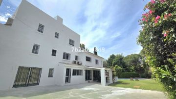 https://cdn.resales-online.com/public/7b2ad3a8d9/properties/760a47a5fddd11ef8cfb02e0405b089b/w1200/44-a9b00fef606e1a421f9431575315bbcb.jpg?v=1741635696