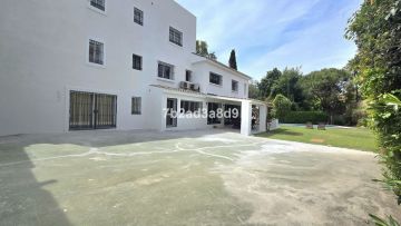 https://cdn.resales-online.com/public/7b2ad3a8d9/properties/760a47a5fddd11ef8cfb02e0405b089b/w1200/45-01c04843d290a76d467d9ac6fc2ef7a6.jpg?v=1741635696