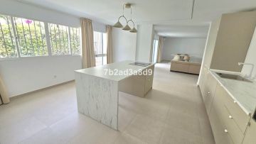 https://cdn.resales-online.com/public/7b2ad3a8d9/properties/760a47a5fddd11ef8cfb02e0405b089b/w1200/6-241328e1bcc9c0d8ce1222beb6c967a8.jpg?v=1741635696