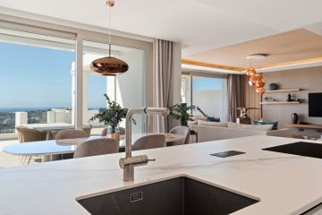 https://cdn.resales-online.com/public/vumcvajtgsjl4vtp/properties/6014e3a4f60011ef8cfb02e0405b089b/w1200/13-5fd73dea700db77384c091ca9818b1a9.jpg?v=1740770740