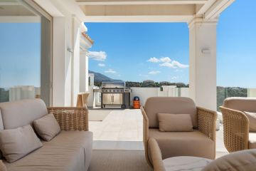 https://cdn.resales-online.com/public/vumcvajtgsjl4vtp/properties/6014e3a4f60011ef8cfb02e0405b089b/w1200/8-e64a9055bba3e77ac8aca3b893cdf826.jpg?v=1740770740