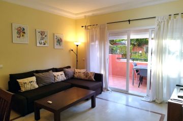https://cdn.resales-online.com/public/9btkjerp6k/properties/2a6d5580ff3b11ef8cfb02e0405b089b/w1200/7-aa4cc561180b369757c0bb4af9886cd3.jpg?v=1741785199