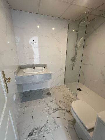 https://cdn.resales-online.com/public/lez7769oty/properties/2d01db43001411f08cfb02e0405b089b/w1200/10-bb915d1cb19341576dcdc994b81ab9c5.jpg?v=1741879565