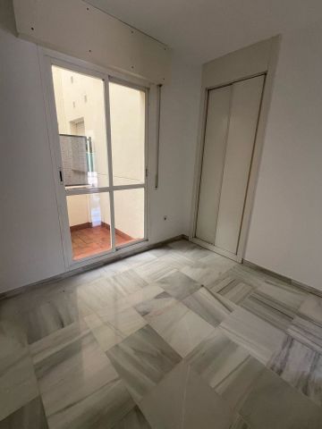 https://cdn.resales-online.com/public/lez7769oty/properties/2d01db43001411f08cfb02e0405b089b/w1200/13-5fd73dea700db77384c091ca9818b1a9.jpg?v=1741879565
