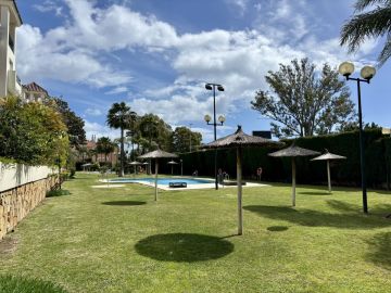 https://cdn.resales-online.com/public/lez7769oty/properties/2d01db43001411f08cfb02e0405b089b/w1200/30-5e8634ec9576c9ad4825a6dec5b5d375.jpg?v=1742596363
