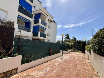 https://cdn.resales-online.com/public/lez7769oty/properties/2d01db43001411f08cfb02e0405b089b/w1200/31-5e8b9eb86a2d455eeaf43a7bbf3ccd12.jpg?v=1742596363