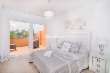 https://cdn.resales-online.com/public/53ixe96ep1/properties/f132f576ffec11ef8cfb02e0405b089b/w1200/13-5fd73dea700db77384c091ca9818b1a9.jpg?v=1741946505