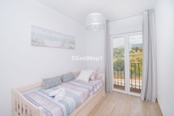https://cdn.resales-online.com/public/53ixe96ep1/properties/f132f576ffec11ef8cfb02e0405b089b/w1200/26-c684a62c9f160a1f90904dd925da0645.jpg?v=1741946505
