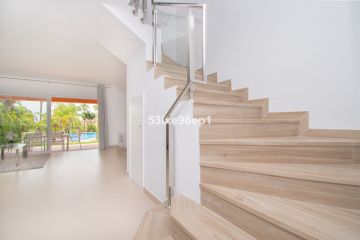 https://cdn.resales-online.com/public/53ixe96ep1/properties/f132f576ffec11ef8cfb02e0405b089b/w1200/9-467d0cee5b725f3ef65f102a0c2e69c0.jpg?v=1741946505