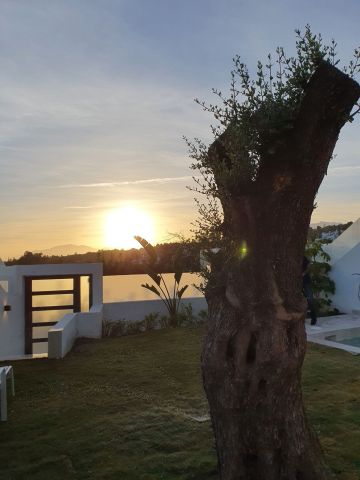 https://cdn.resales-online.com/public/sq7l374beo45ahdy/properties/54da6bc2034f11f08cfb02e0405b089b/w1200/1-7980e48d732b6fc85c14b43b94d2aa54.jpg?v=1742234113