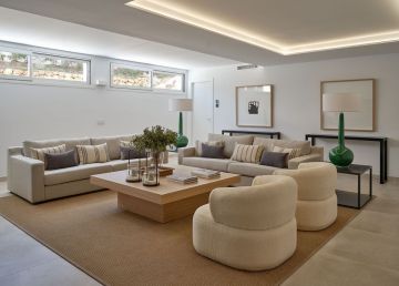 https://cdn.resales-online.com/public/sq7l374beo45ahdy/properties/54da6bc2034f11f08cfb02e0405b089b/w1200/2-5bd7b9d04b45e33852eaf0ec6670150d.jpg?v=1742234113