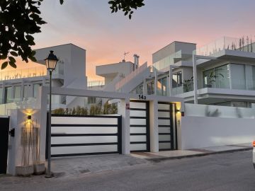 https://cdn.resales-online.com/public/sq7l374beo45ahdy/properties/54da6bc2034f11f08cfb02e0405b089b/w1200/21-2c707e7c511429b4f8ec4ee5f221ddb6.jpg?v=1742234113