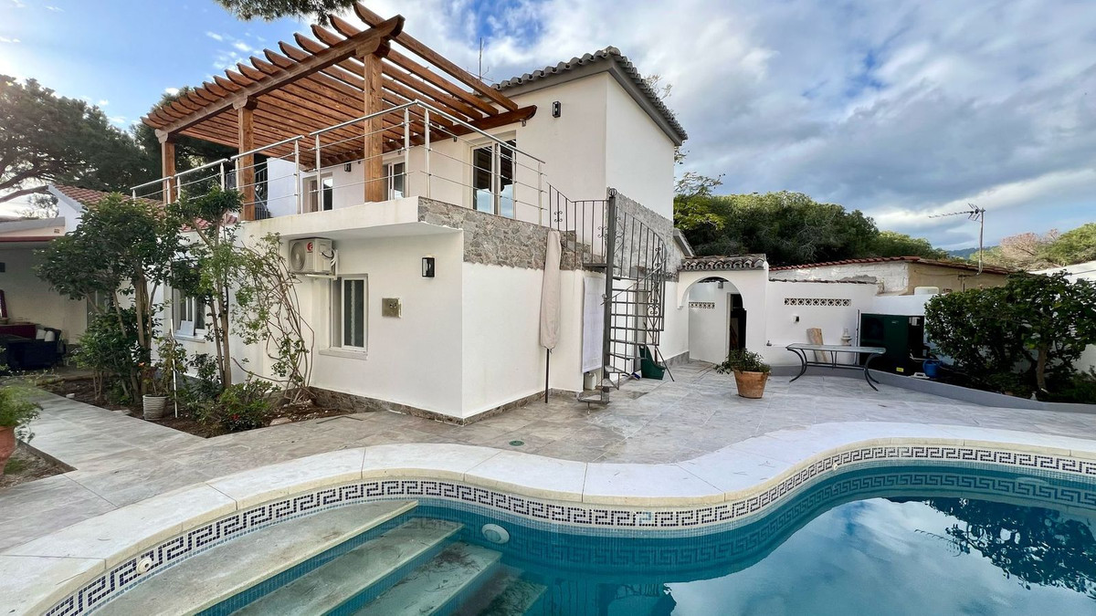 https://cdn.resales-online.com/public/a0d3y4oxw8/properties/03919057033b11f08cfb02e0405b089b/w1200/1-7980e48d732b6fc85c14b43b94d2aa54.jpg?v=1742226319