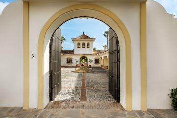 https://cdn.resales-online.com/public/il4vtp31fv/properties/9926365f033611f08cfb02e0405b089b/w1200/2-5bd7b9d04b45e33852eaf0ec6670150d.jpg?v=1742223382