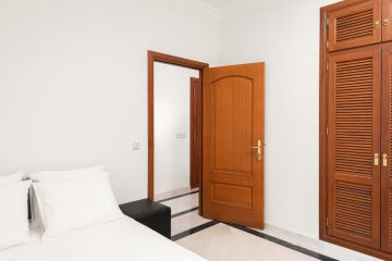 https://cdn.resales-online.com/public/il4vtp31fv/properties/9926365f033611f08cfb02e0405b089b/w1200/35-53608d01401493ba18e3704836160563.jpg?v=1742223382