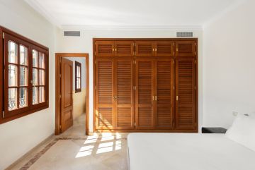 https://cdn.resales-online.com/public/il4vtp31fv/properties/9926365f033611f08cfb02e0405b089b/w1200/37-1d70d218e897435ff17cdff8e99bb5bf.jpg?v=1742223382
