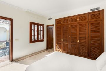 https://cdn.resales-online.com/public/il4vtp31fv/properties/9926365f033611f08cfb02e0405b089b/w1200/38-9b9a71c4c46e127e5c6f91a74b158396.jpg?v=1742223382