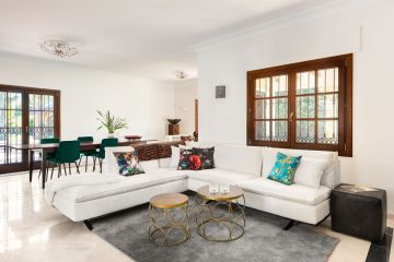 https://cdn.resales-online.com/public/il4vtp31fv/properties/9926365f033611f08cfb02e0405b089b/w1200/46-0edebaf512af70cdbc38d73d8131be5b.jpg?v=1742223382