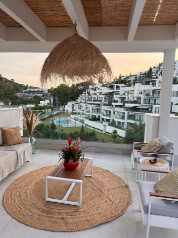 https://cdn.resales-online.com/public/nn7cl5i4kw/properties/b6b3c026033011f08cfb02e0405b089b/w1200/2-5bd7b9d04b45e33852eaf0ec6670150d.jpg?v=1742221757