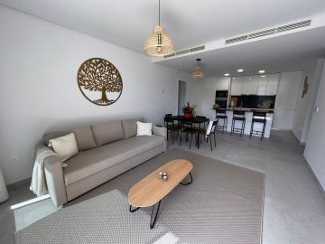https://cdn.resales-online.com/public/nn7cl5i4kw/properties/b6b3c026033011f08cfb02e0405b089b/w1200/4-c23c0f86247804fa50226aecd8b0b2c8.jpg?v=1742221757