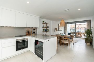 https://cdn.resales-online.com/public/acvnpkvvsf/properties/5ff0950e031611f08cfb02e0405b089b/w1200/16-ec67b526875bf0124b6ce4328a754439.jpg?v=1742209508