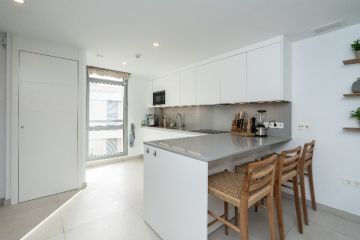 https://cdn.resales-online.com/public/acvnpkvvsf/properties/5ff0950e031611f08cfb02e0405b089b/w1200/8-e64a9055bba3e77ac8aca3b893cdf826.jpg?v=1742209508