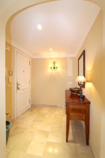 https://cdn.resales-online.com/public/z3bjx7yo8m/properties/0c6a18cc016c11f08cfb02e0405b089b/w1200/18-cc72f169493c096e712837ff5d8b6e41.jpg?v=1742037608