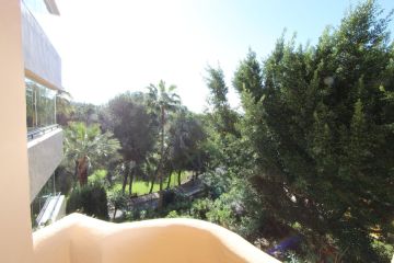 https://cdn.resales-online.com/public/z3bjx7yo8m/properties/0c6a18cc016c11f08cfb02e0405b089b/w1200/29-7c2f312881aea9bbe9ddaeb9640e2c9a.jpg?v=1742037608