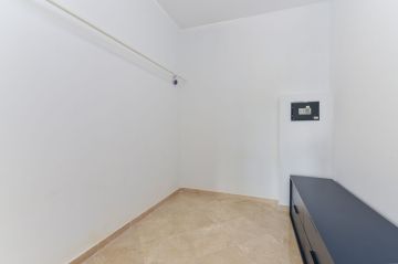 https://cdn.resales-online.com/public/hfuarlir3d/properties/72c93a2103ed11f08cfb02e0405b089b/w1200/16-ec67b526875bf0124b6ce4328a754439.jpg?v=1742303152