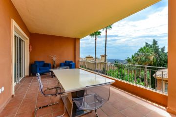 https://cdn.resales-online.com/public/hfuarlir3d/properties/72c93a2103ed11f08cfb02e0405b089b/w1200/36-be7efbbd8b294061d3f27cb7c37865bb.jpg?v=1742303152