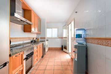 https://cdn.resales-online.com/public/hfuarlir3d/properties/72c93a2103ed11f08cfb02e0405b089b/w1200/8-e64a9055bba3e77ac8aca3b893cdf826.jpg?v=1742303152
