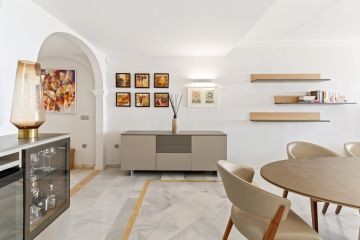 https://cdn.resales-online.com/public/om3hy319akz17dau/properties/89a1ee29028611f08cfb02e0405b089b/w1200/7-aa4cc561180b369757c0bb4af9886cd3.jpg?v=1742238791