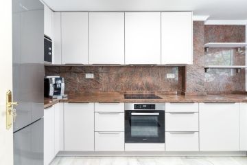 https://cdn.resales-online.com/public/om3hy319akz17dau/properties/89a1ee29028611f08cfb02e0405b089b/w1200/9-467d0cee5b725f3ef65f102a0c2e69c0.jpg?v=1742238791