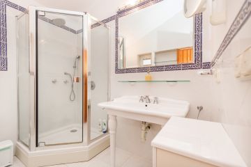 https://cdn.resales-online.com/public/bsa170ai1d/properties/8f5916e5b31d11eba13006b3c6b82ba8/w1200/10-bb915d1cb19341576dcdc994b81ab9c5.jpg?v=1621004615