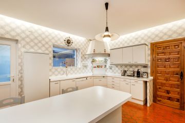 https://cdn.resales-online.com/public/bsa170ai1d/properties/8f5916e5b31d11eba13006b3c6b82ba8/w1200/20-d1f7658cbe4ba6cd8666fec30fba80ad.jpg?v=1621004615