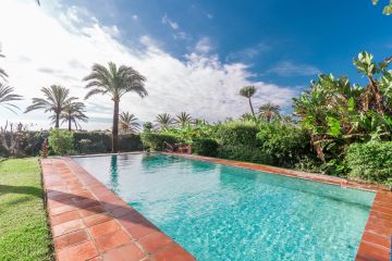 https://cdn.resales-online.com/public/bsa170ai1d/properties/8f5916e5b31d11eba13006b3c6b82ba8/w1200/3-e898b2bb2a2fdfd06d2c39894dce8316.jpg?v=1621004615