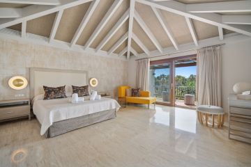 https://cdn.resales-online.com/public/86l1hb0hs4/properties/34aca976a35311ef84cf0217bc231ef4/w1200/26-c684a62c9f160a1f90904dd925da0645.jpg?v=1731680875