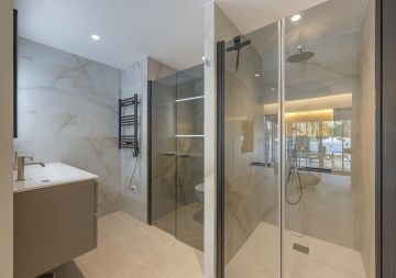 https://cdn.resales-online.com/public/86l1hb0hs4/properties/fe2c500b04eb11f08cfb02e0405b089b/w1200/2-5bd7b9d04b45e33852eaf0ec6670150d.jpg?v=1742410889