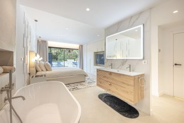 https://cdn.resales-online.com/public/86l1hb0hs4/properties/fe2c500b04eb11f08cfb02e0405b089b/w1200/5-3595ad71cbd87be6c3643a4285ef4791.jpg?v=1742410889