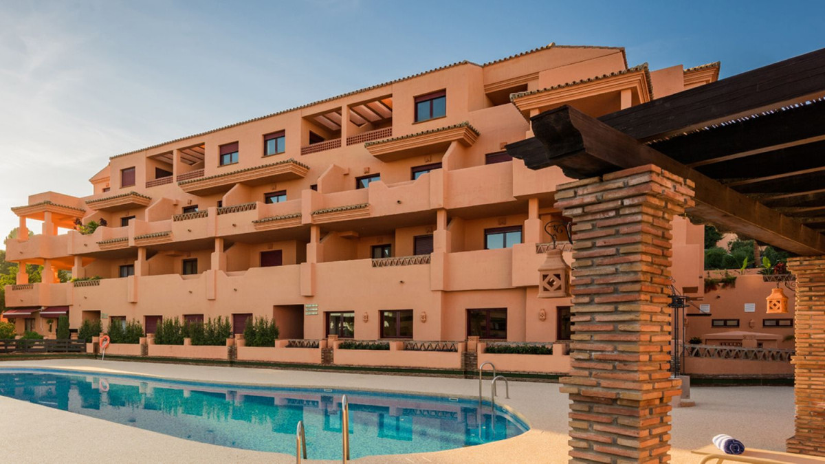 https://cdn.resales-online.com/public/qtb32w08n3/properties/9f3c77ad064c11f08cfb02e0405b089b/w1200/1-7980e48d732b6fc85c14b43b94d2aa54.jpg?v=1742564709