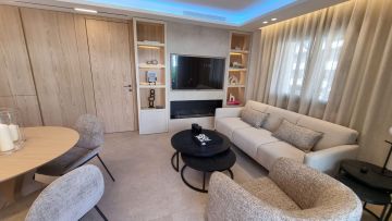 https://cdn.resales-online.com/public/86l1hb0hs4/properties/fe8c80afa02111ef84cf0217bc231ef4/w1200/28-ef19a2c59920e2e087cd278a51b6dbf8.jpg?v=1738198434