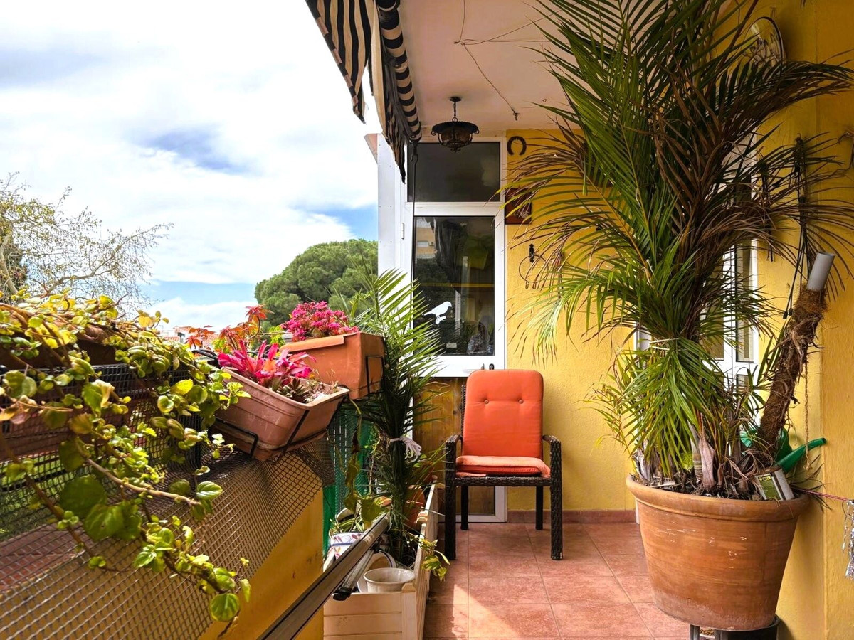 https://cdn.resales-online.com/public/99zp9ow7t6/properties/90a46cbe089311f08cfb02e0405b089b/w1200/1-7980e48d732b6fc85c14b43b94d2aa54.jpg?v=1742817533