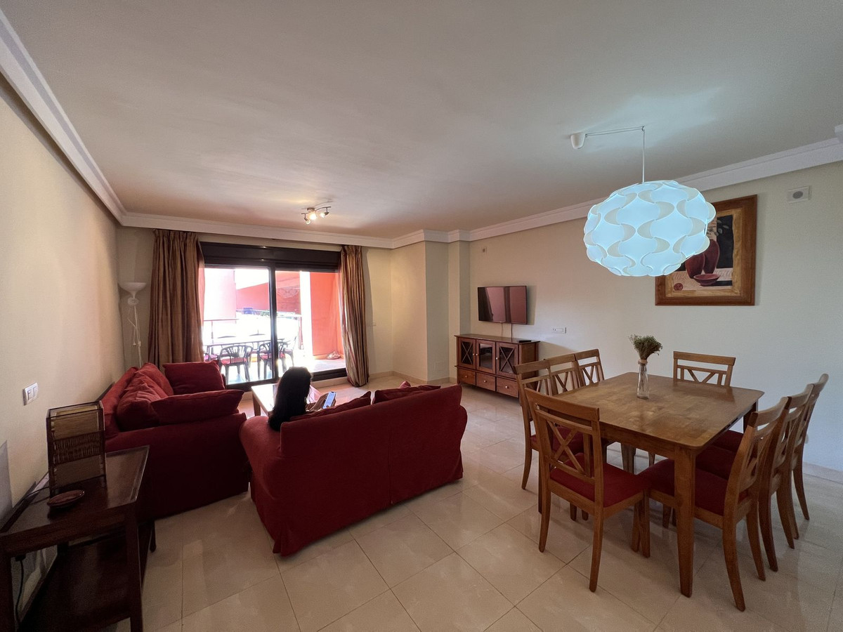 https://cdn.resales-online.com/public/9lzc92ntutwmhm8g/properties/7198bf9807de11f08cfb02e0405b089b/w1200/1-7980e48d732b6fc85c14b43b94d2aa54.jpg?v=1742735241