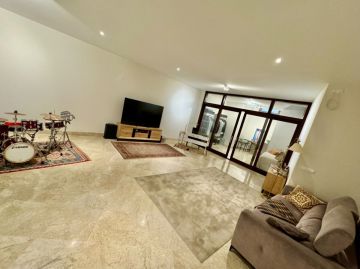 https://cdn.resales-online.com/public/iehb4l0uli/properties/87a5fb11077111f08cfb02e0405b089b/w1200/21-2c707e7c511429b4f8ec4ee5f221ddb6.jpg?v=1742690482