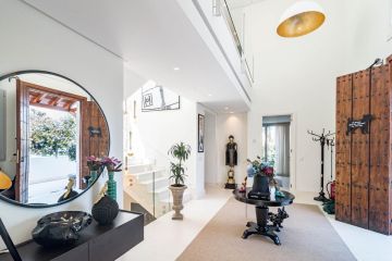 https://cdn.resales-online.com/public/zzqgzfnxlxnq9zyt/properties/0406c595050011f08cfb02e0405b089b/w1200/10-bb915d1cb19341576dcdc994b81ab9c5.jpg?v=1742419642