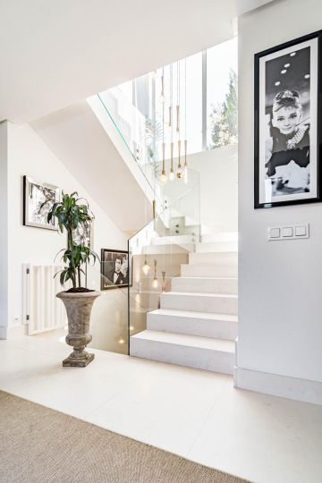 https://cdn.resales-online.com/public/zzqgzfnxlxnq9zyt/properties/0406c595050011f08cfb02e0405b089b/w1200/7-aa4cc561180b369757c0bb4af9886cd3.jpg?v=1742419642