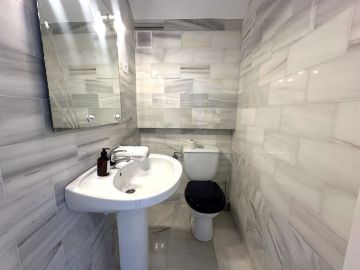 https://cdn.resales-online.com/public/ji01jy8heq/properties/44933ddc098311f08cfb02e0405b089b/w1200/14-d70dc3102c00d7be0e872dfe1c1f86d7.jpg?v=1742916040