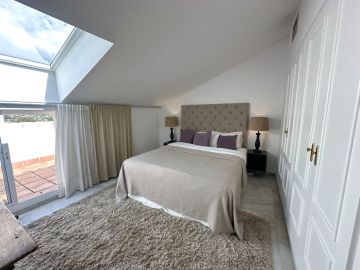 https://cdn.resales-online.com/public/ji01jy8heq/properties/44933ddc098311f08cfb02e0405b089b/w1200/19-d0ed7da2012a09046d307c195d98e7d6.jpg?v=1742916040
