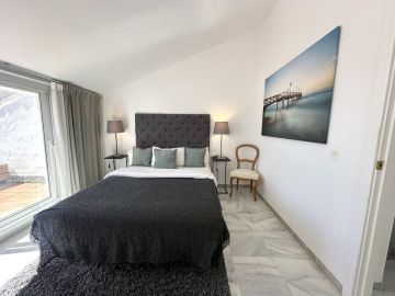 https://cdn.resales-online.com/public/ji01jy8heq/properties/44933ddc098311f08cfb02e0405b089b/w1200/27-f6e8bc237ba13ac4c268badec6354f3d.jpg?v=1742916040
