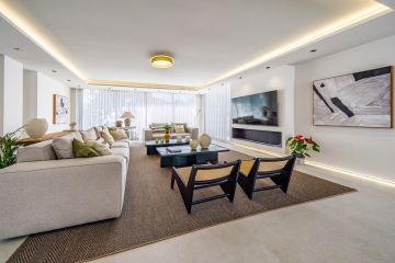 https://cdn.resales-online.com/public/2clagkpr0e/properties/26d62292097c11f08cfb02e0405b089b/w1200/12-53013098fcab6c38b1379cd33298e050.jpg?v=1742912528